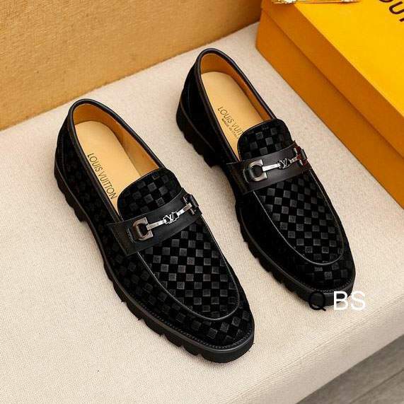Picture of Louis Vuitton Shoes _SKULVsz38-45TF013313188